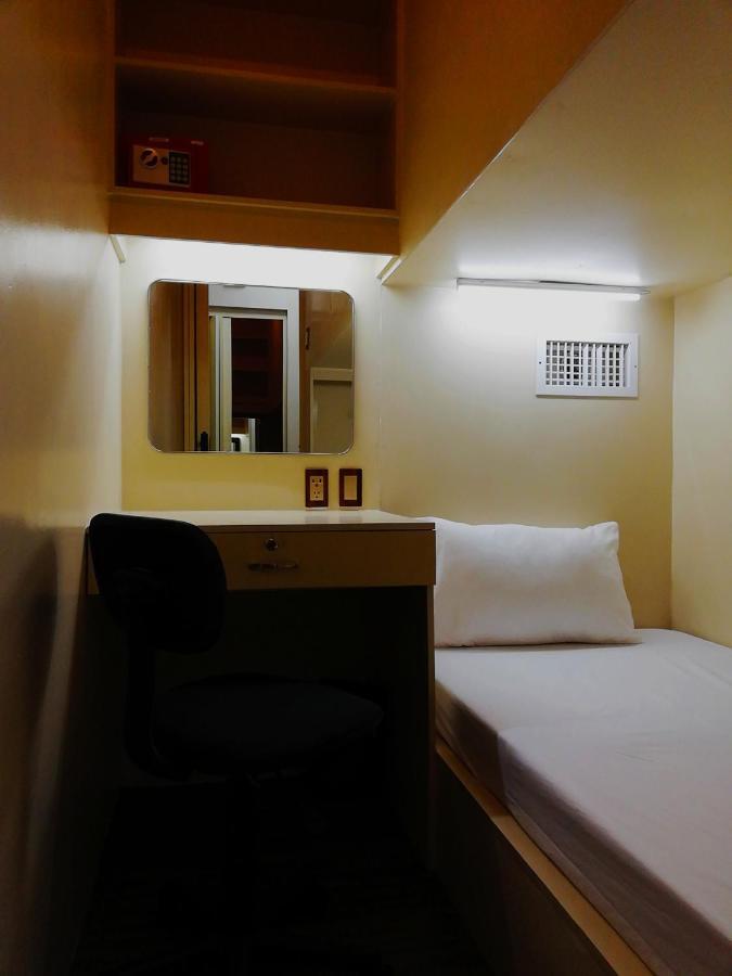 Subic Bay Hostel Олонгапо Экстерьер фото